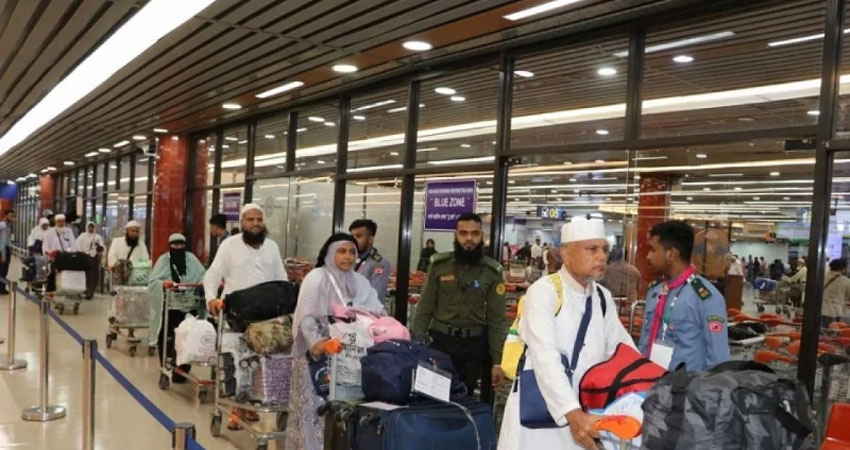 সৌদি থেকে দেশে ফিরেছেন ৭৩ হাজার ৪৯৩ হাজি, মৃত্যু ৪৪