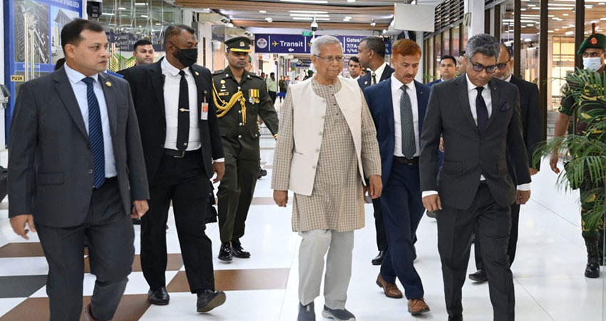 তিনদিনের সফরে মালয়েশিয়া গেলেন প্রধান উপদেষ্টা