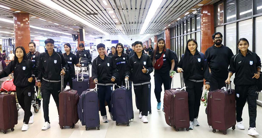 এশিয়ান কাপের টিকিট নিয়ে দেশে ফিরেছে নারী ফুটবলাররা