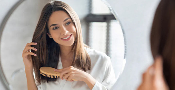 ঘরে বসেই ঘন ও স্বাস্থ্যবান চুল পেতে মেনে চলুন এই ৭ টিপস