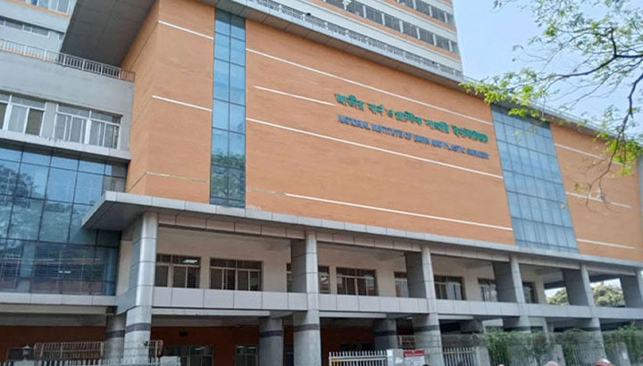 গ্যাস লিকেজ থেকে বাসায় ছড়ালো আগুন, একই পরিবারের ৯ জন দগ্ধ