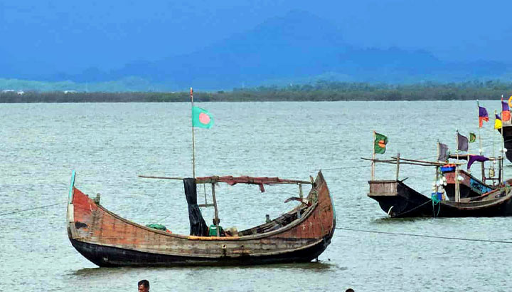 নাফ নদ থেকে আরও ৭ জেলেকে ধরে নিয়ে গেছে আরাকান আর্মি