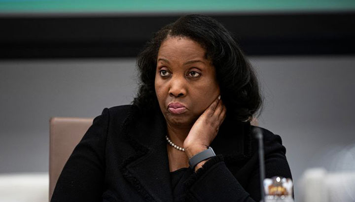 মার্কিন কেন্দ্রীয় ব্যাংকের গভর্নর লিসা কুককে অপসারণের নির্দেশ ট্রাম্পের