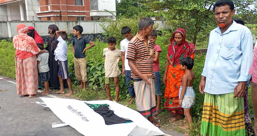 পূর্বধলায় বাস চাপায় অজ্ঞাত নারীর মৃত্যু