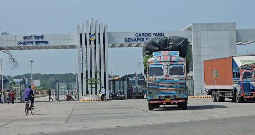 বেনাপোল স্থলবন্দর দিয়ে এলো ৬০ টন ভারতীয় পেঁয়াজ