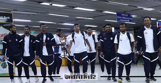 বিমান আটকে দিল বাংলাদেশ জাতীয় ফুটবল দলকে!