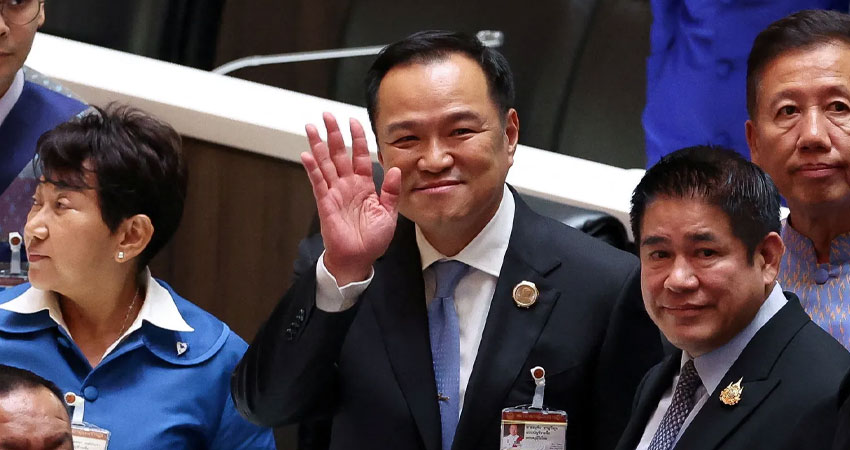 থাইল্যান্ডের নতুন প্রধানমন্ত্রী হলেন আনুতিন চার্নভিরাকুল