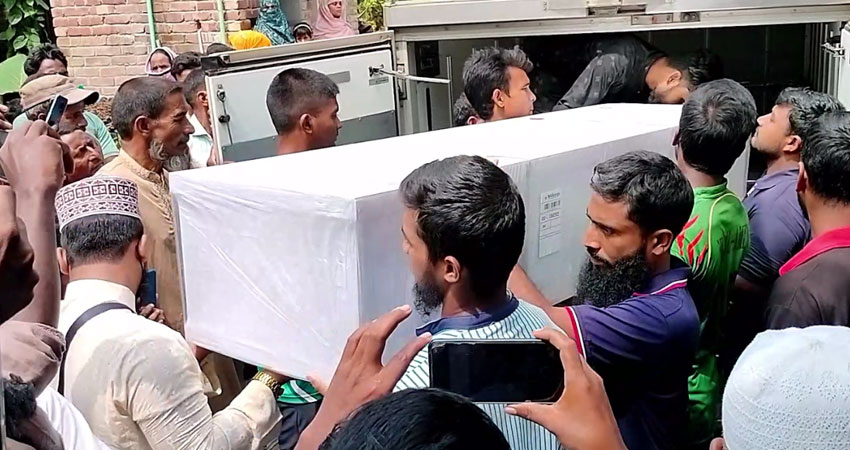 মালয়েশিয়ায় সড়ক দুর্ঘটনায় নিহত দুই বাংলাদেশি যুবকের দাফন সম্পন্ন