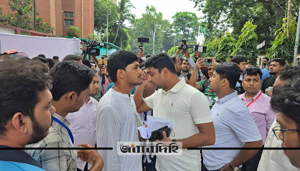 শিবির প্রার্থীর ব্যালটে আগে থেকেই ক্রস চিহ্ন রয়েছে : আবিদ