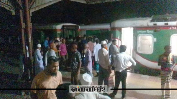 বামনডাঙ্গা রেলওয়ে স্টেশনে ইঞ্জিন থেকে ট্রেনের বগি বিচ্ছিন্ন, প্রাণে রক্ষা পেল যাত্রীরা