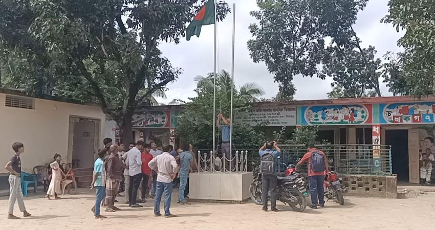 আটোয়ারীতে শিক্ষকের বিরুদ্ধে চতুর্থ শ্রেণির শিক্ষার্থীকে যৌন হেনস্তার অভিযোগ