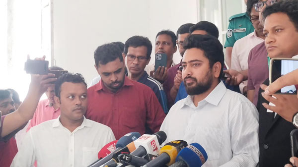 বিচারের মাধ্যমেই আওয়ামী লীগের বিষয়ে ফয়সালা করতে হবে : নাহিদ ইসলাম