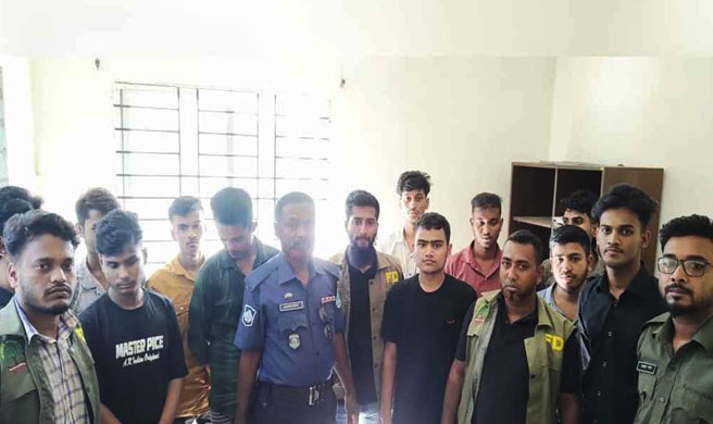 গাজীপুর সাফারি পার্কে গভীর রাতে অবৈধ অনুপ্রবেশ, ১১ যুবক থানায় সোপর্দ