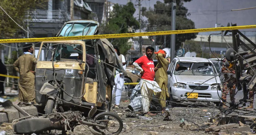 পাকিস্তানে আত্মঘাতী হামলায় নিহত ১০