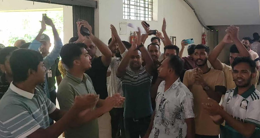 নিয়োগ পরীক্ষায় নিষিদ্ধ ছাত্রলীগ সংশ্লিষ্টতায় ইবি ছাত্রদলের বিক্ষোভ 