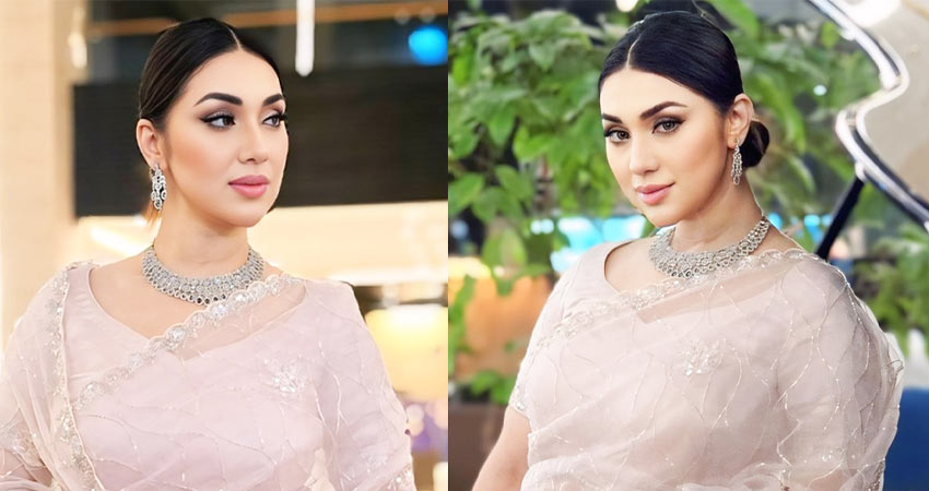 যে ভালোবাসায় মুগ্ধ অপু বিশ্বাস