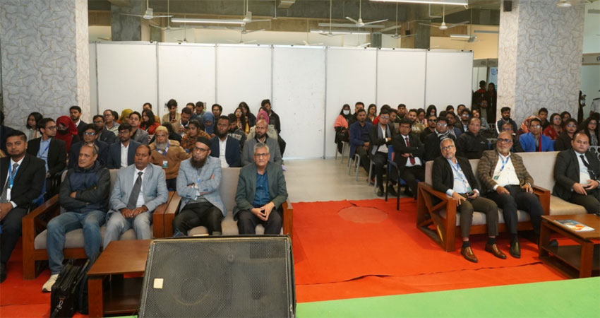 ঢাকা-চট্টগ্রাম মহাসড়কে ১৪ কিমি যানজট