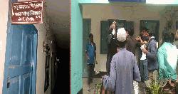 রৌমারীতে ঘুষের টাকা লেনদেন নিয়ে খাদ্য নিয়ন্ত্রক ও ডিলারের হাতাহাতি