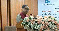 বাস্তবতা বিবেচনায় দেশে ১০-১৫টি ব্যাংকই যথেষ্ট : গভর্নর