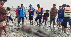 মোংলায় নদীর তীর থেকে অজ্ঞাত ব্যক্তির মরদেহ উদ্ধার