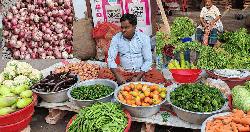 শীতের সবজির রঙে রঙিন ফরিদপুরের হাট-বাজার