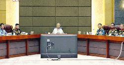 নির্বাচনে সশস্ত্র বাহিনীকে পেশাদারিত্ব ও নিরপেক্ষ থাকার নির্দেশনা প্রধান উপদেষ্টার