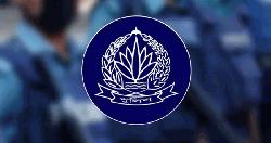 আদালত চলাকালে দুই পুলিশ সদস্যের বিরুদ্ধে ঘুষ নেওয়ার অভিযোগ 