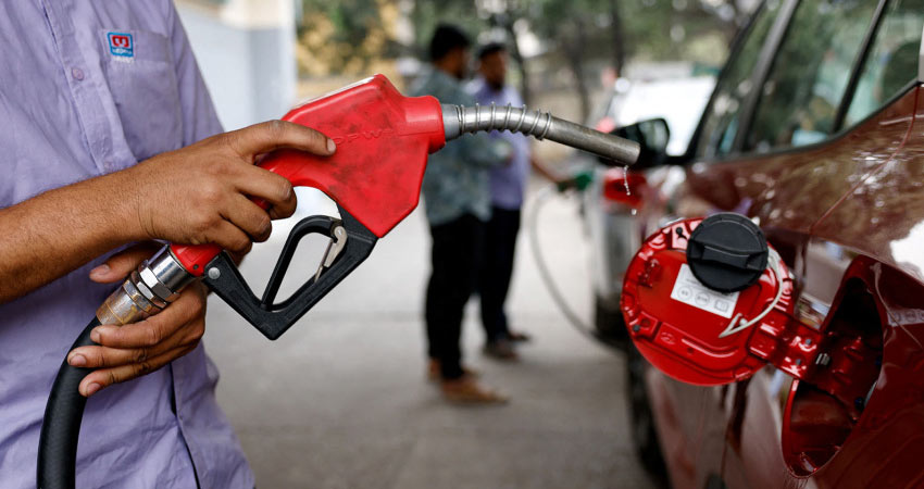 সরকারের নানা উদ্যোগেও কাটছে না জ্বালানি তেলের সংকট