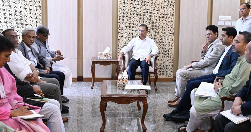 শিক্ষার্থীদের বই পড়ার অভ্যাস গড়ে তোলার করণীয় নিয়ে আলোচনা