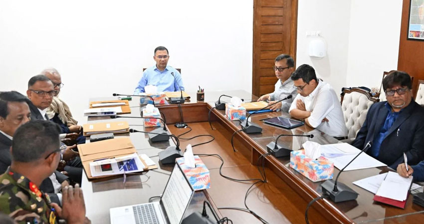 বস্ত্র ও পাট মন্ত্রণালয়ের সংশ্লিষ্টদের সঙ্গে বৈঠক করলেন প্রধানমন্ত্রী