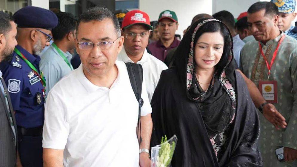 একদিনের সফরে কক্সবাজারে পৌঁছেছেন প্রধানমন্ত্রী